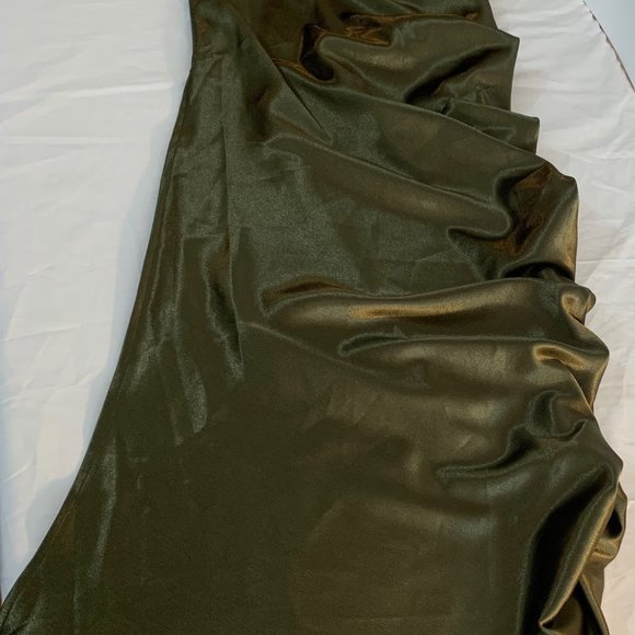 NWT PrettyLittleThing Khaiki Satin Ruched Side Split Leg Maxi Size 4 - Picture 2 of 14